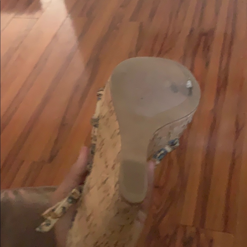 Platform sandals - Picture 2 of 5